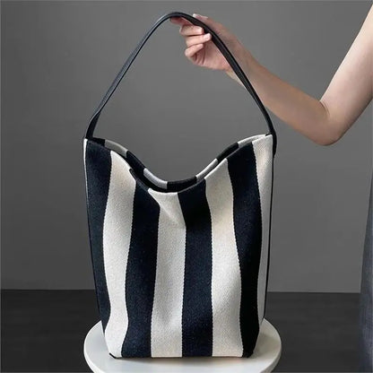 Black and white contrasting wide shoulder strap women's bag large capacity tote bag bucket bag