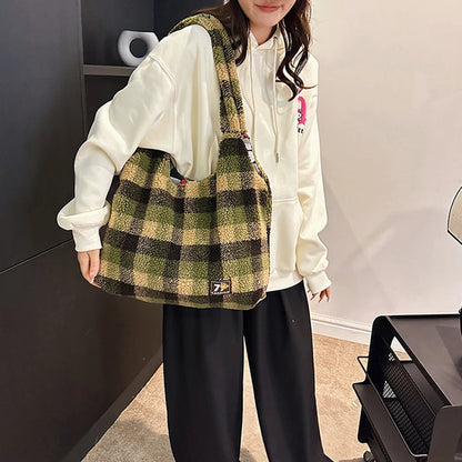 Women Lamb Wool Fluffy Handbag Large Capacity Plush Shoulder Bag Plaid Pattern Tote Bag Vintage Fashion Shopping Underarm Bag