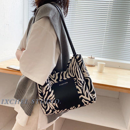 Autumn And Winter Women's New Trendy Net Red All-Match Tote Bag Niche Design Students Class Shoulder Bag