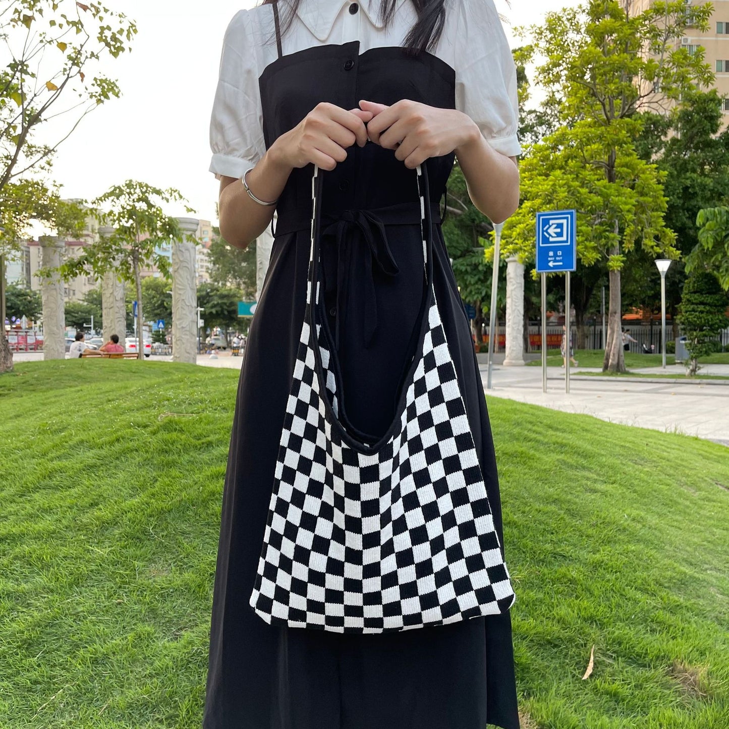 New Korean Version Of Black And White Plaid Contrast Color Knitted Bag Large Capacity Tote Bag Shoulder Bag Women